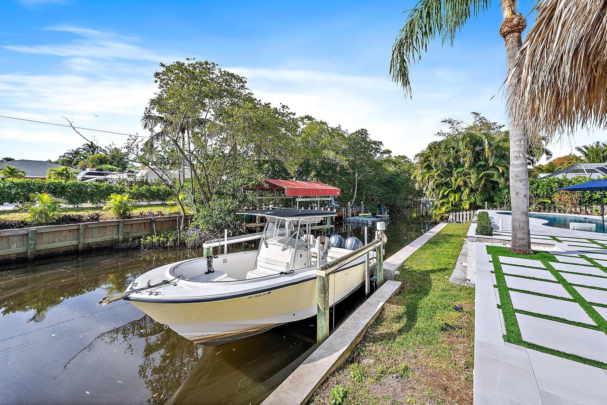 9524 SE Cove Pt St Jupiter, FL 33469