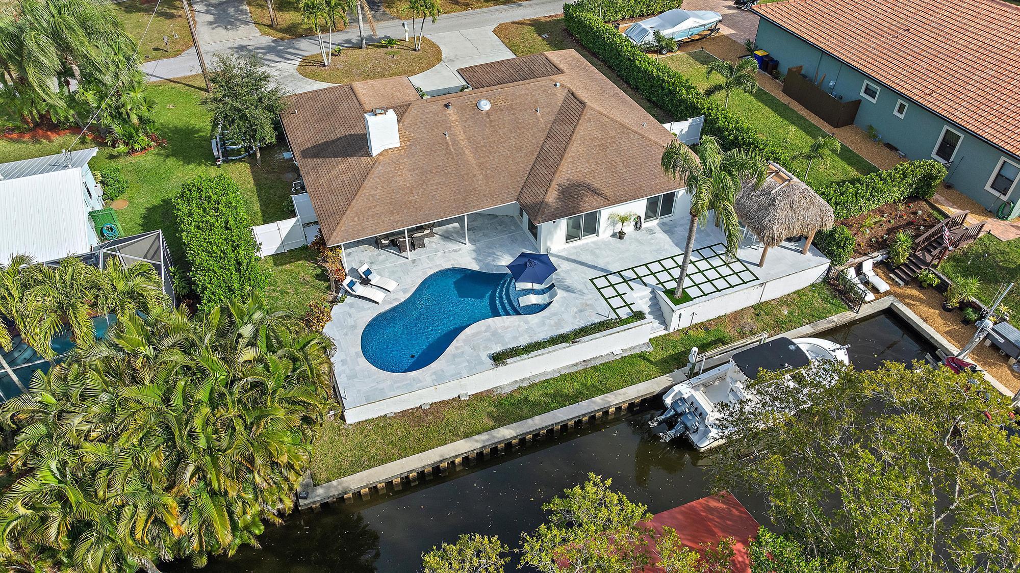 9524 SE Cove Pt St Jupiter, FL 33469