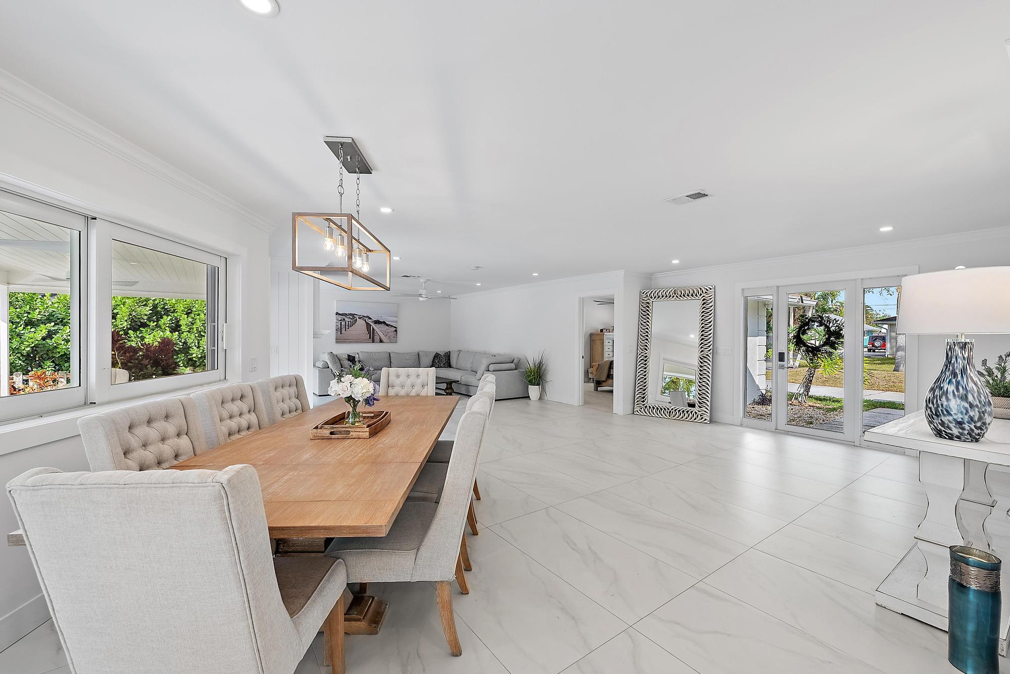 9524 SE Cove Pt St Jupiter, FL 33469