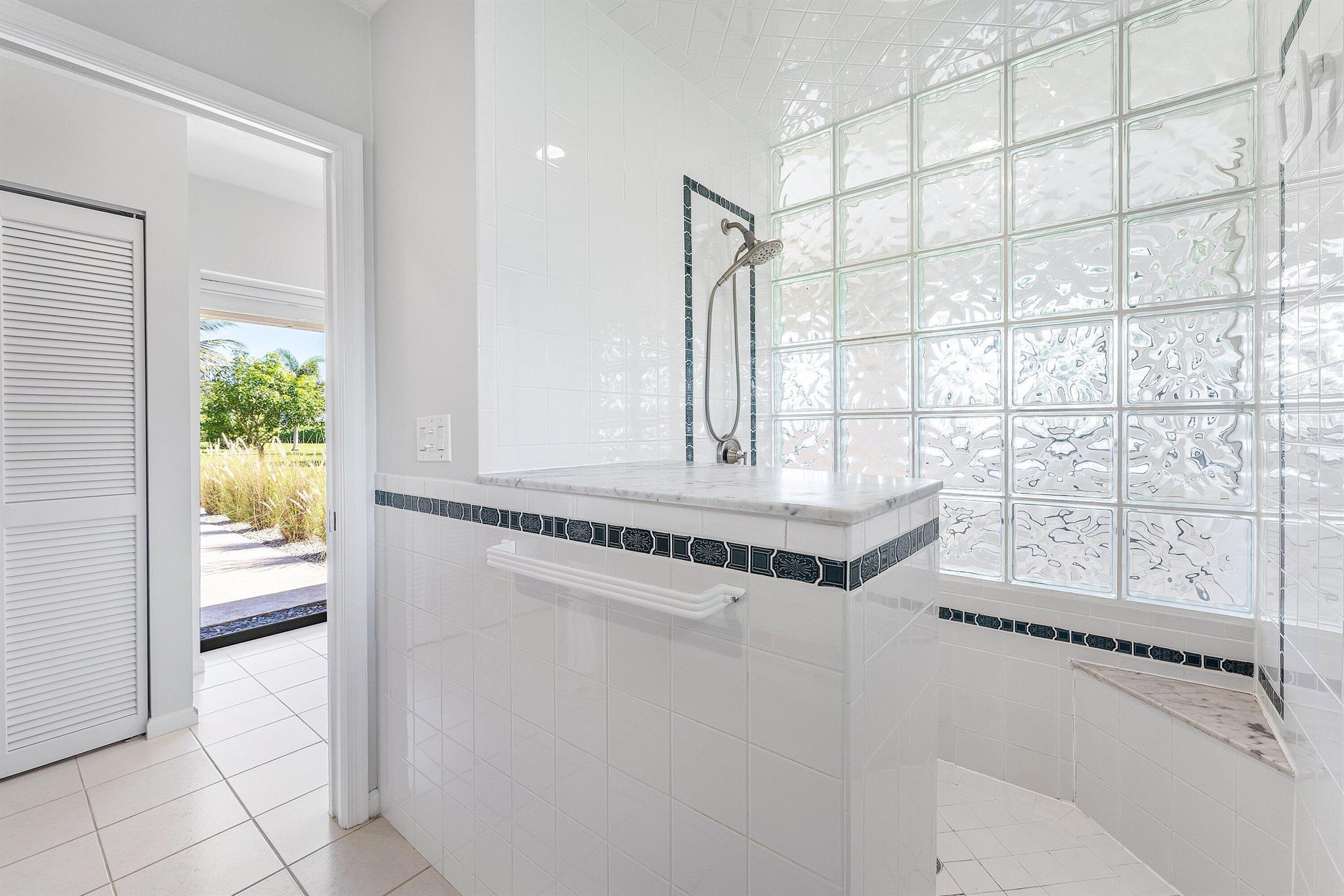 6048 Woodlake Rd Jupiter, FL 33458