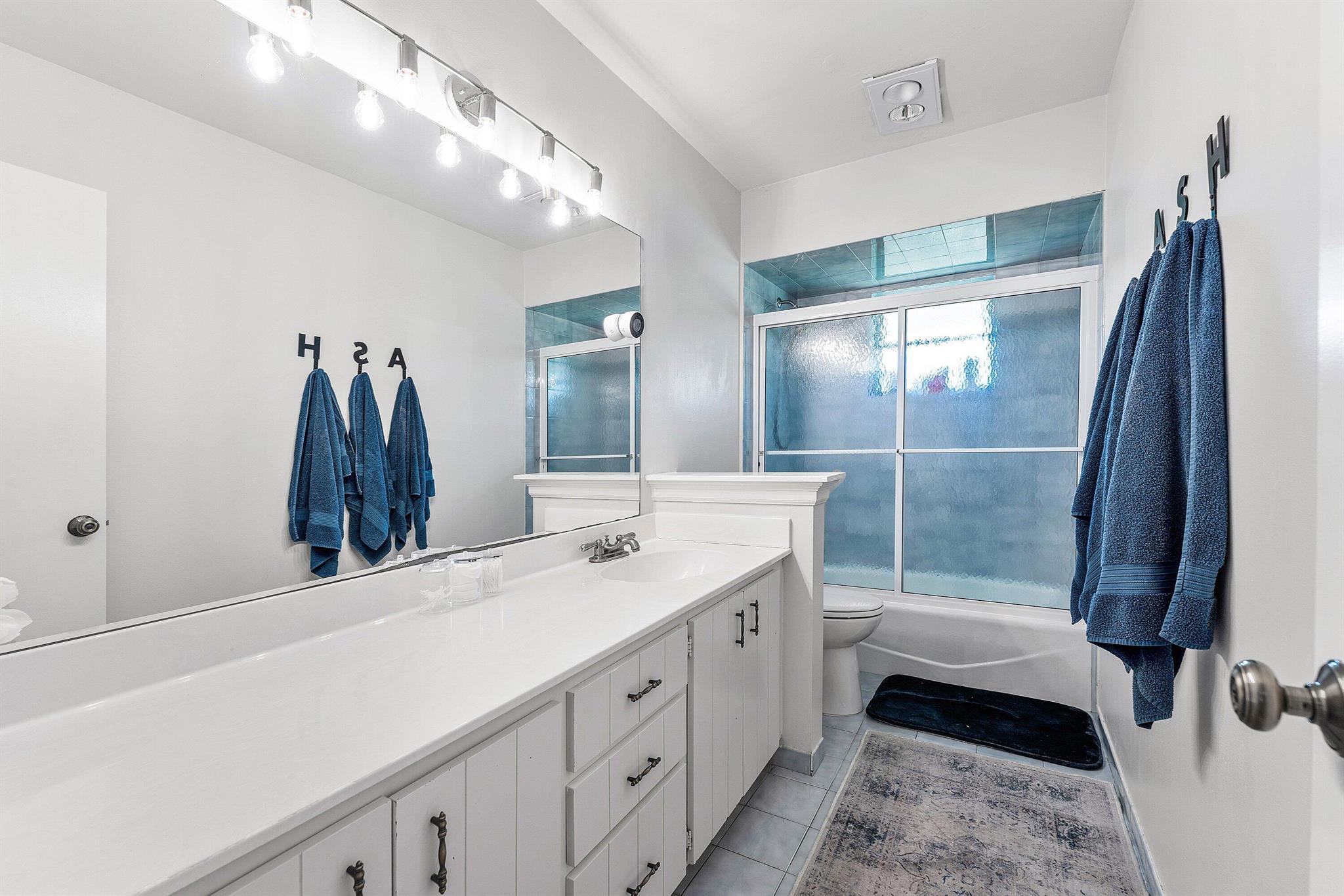 6048 Woodlake Rd Jupiter, FL 33458