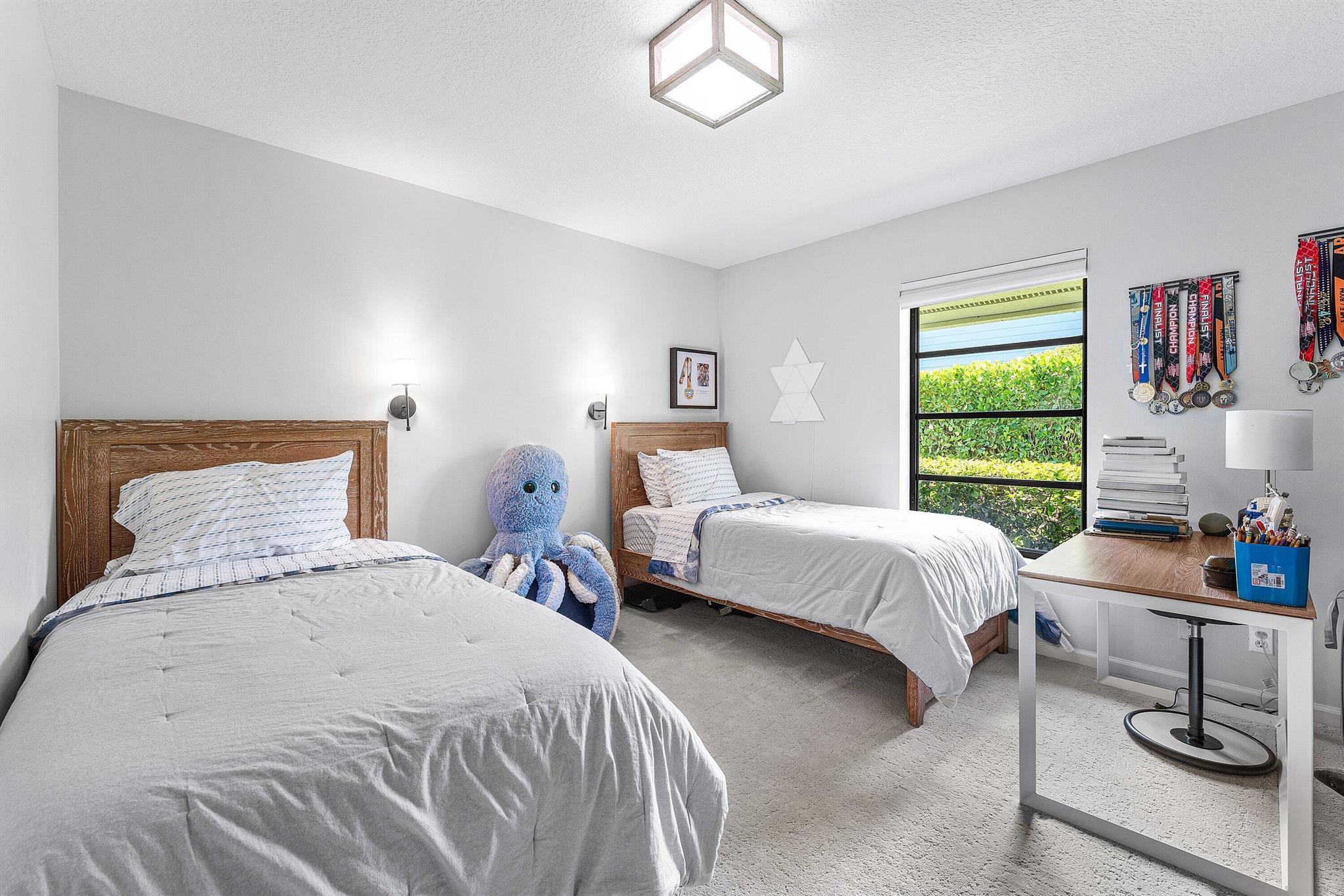 6048 Woodlake Rd Jupiter, FL 33458