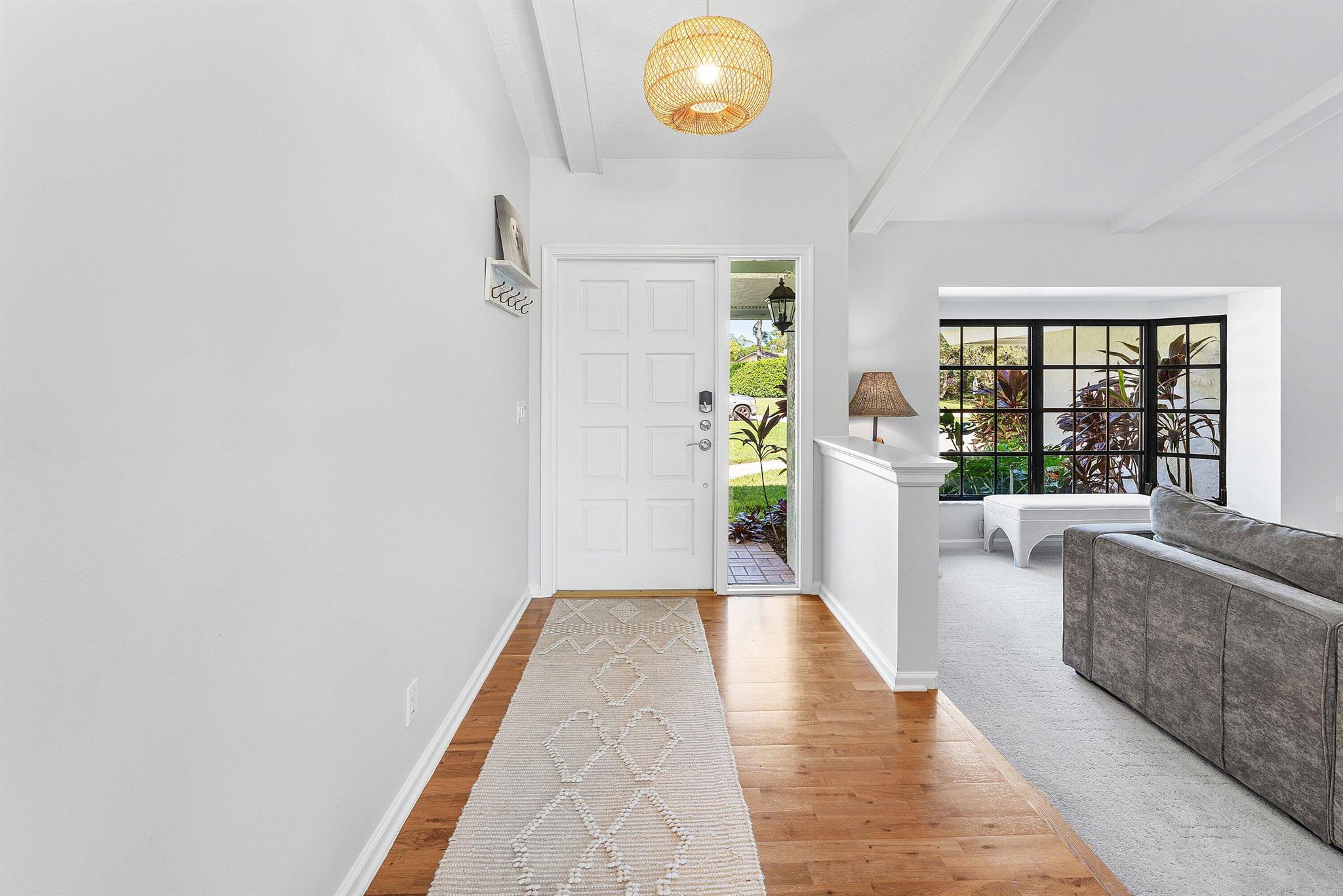 6048 Woodlake Rd Jupiter, FL 33458