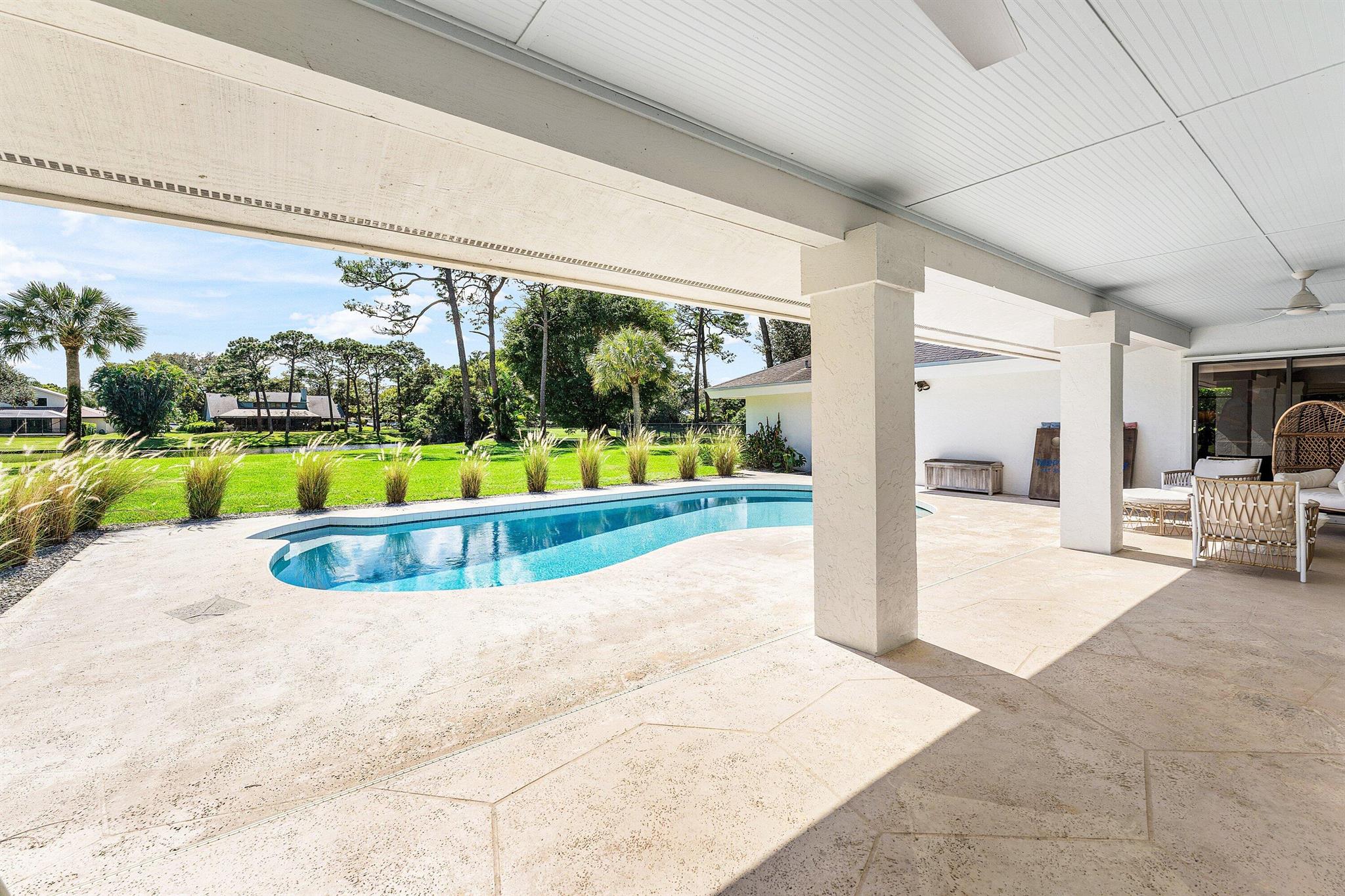 6048 Woodlake Rd Jupiter, FL 33458