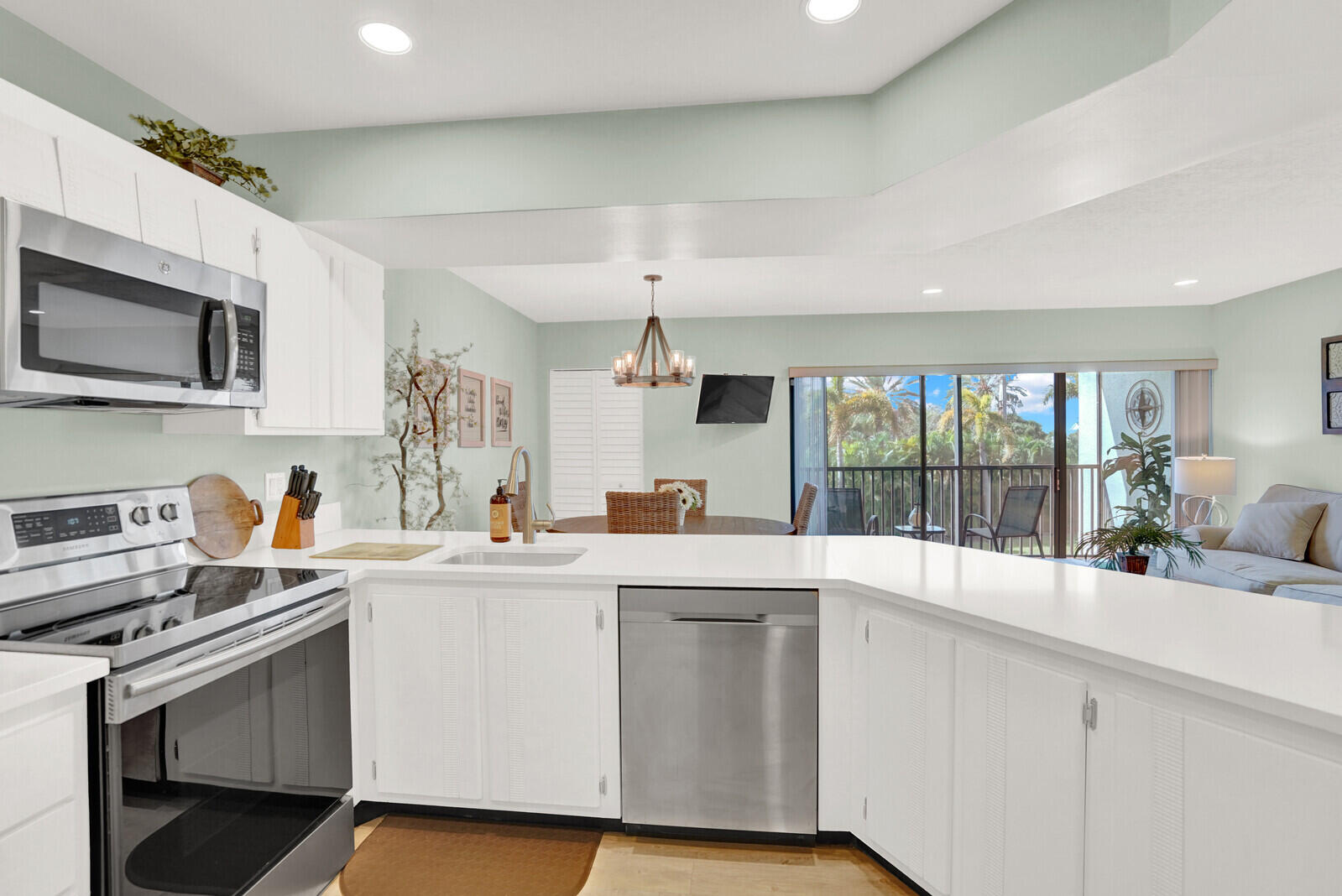 1605 S Us Hwy 1 #202v5 Jupiter, FL 33477