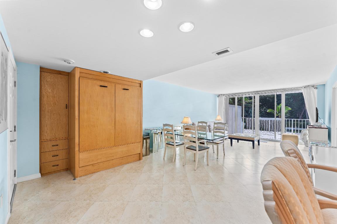 2774 S Ocean Blvd #107 Palm Beach, FL 33480