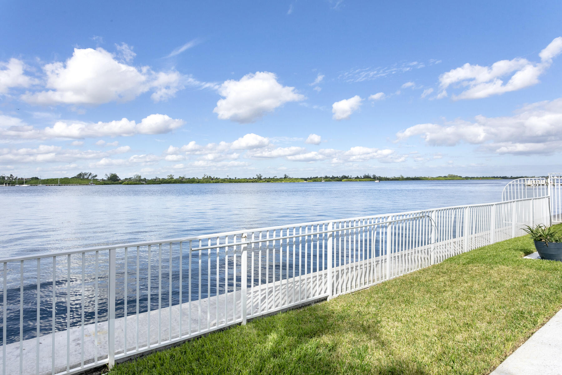 2860 S Ocean Blvd #512 Palm Beach, FL 33480