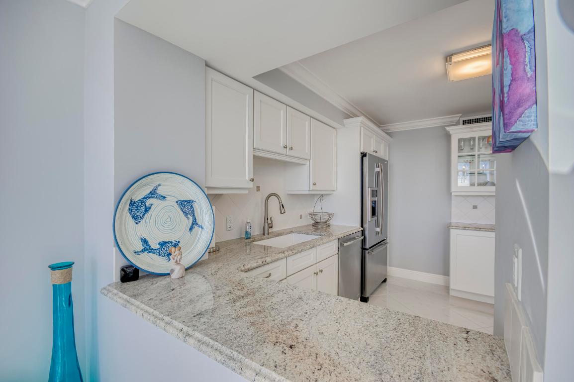 120 Lakeshore Dr #937 North Palm Beach, FL 33408