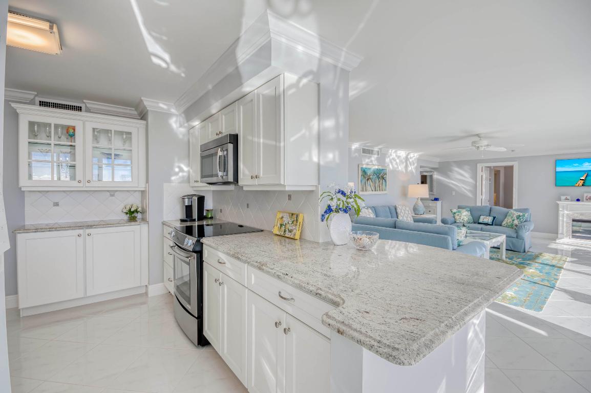 120 Lakeshore Dr #937 North Palm Beach, FL 33408