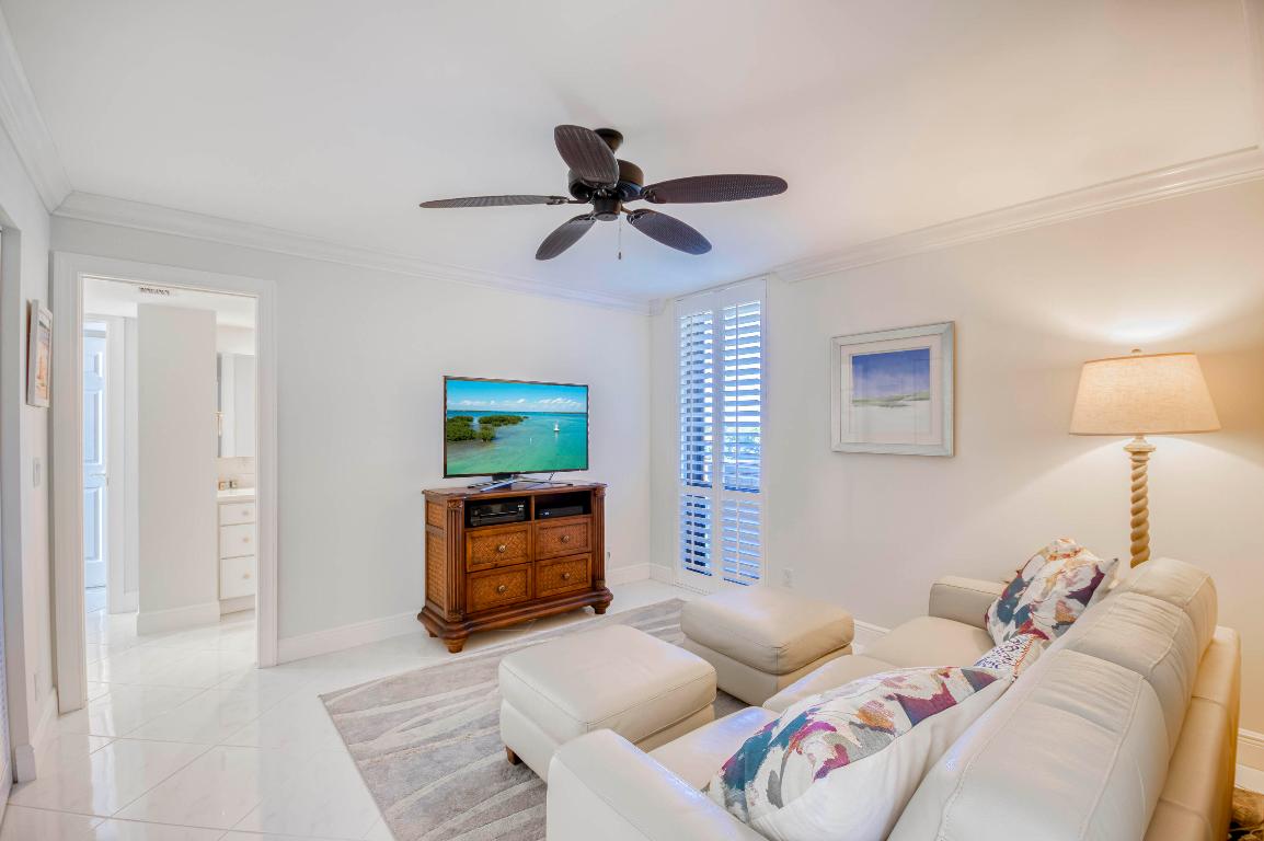 120 Lakeshore Dr #937 North Palm Beach, FL 33408