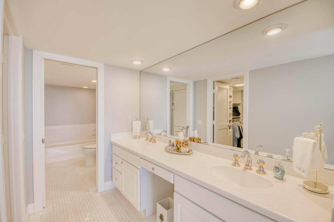 120 Lakeshore Dr #937 North Palm Beach, FL 33408