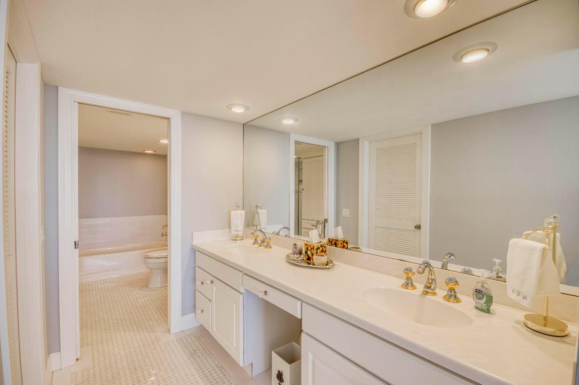 120 Lakeshore Dr #937 North Palm Beach, FL 33408