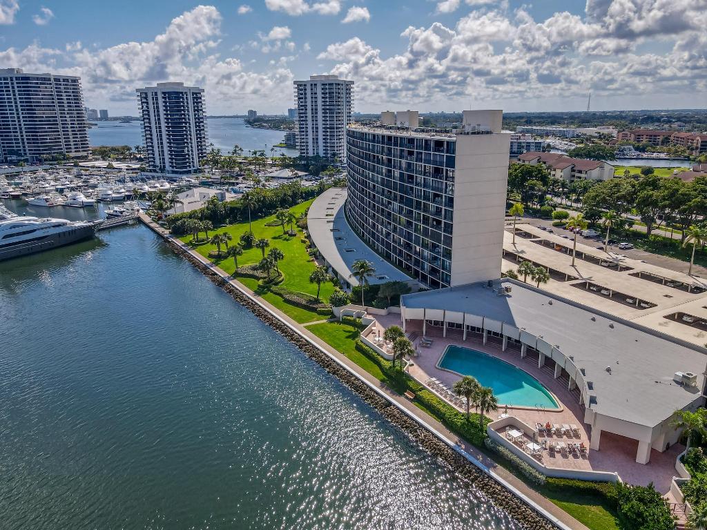 120 Lakeshore Dr #937 North Palm Beach, FL 33408