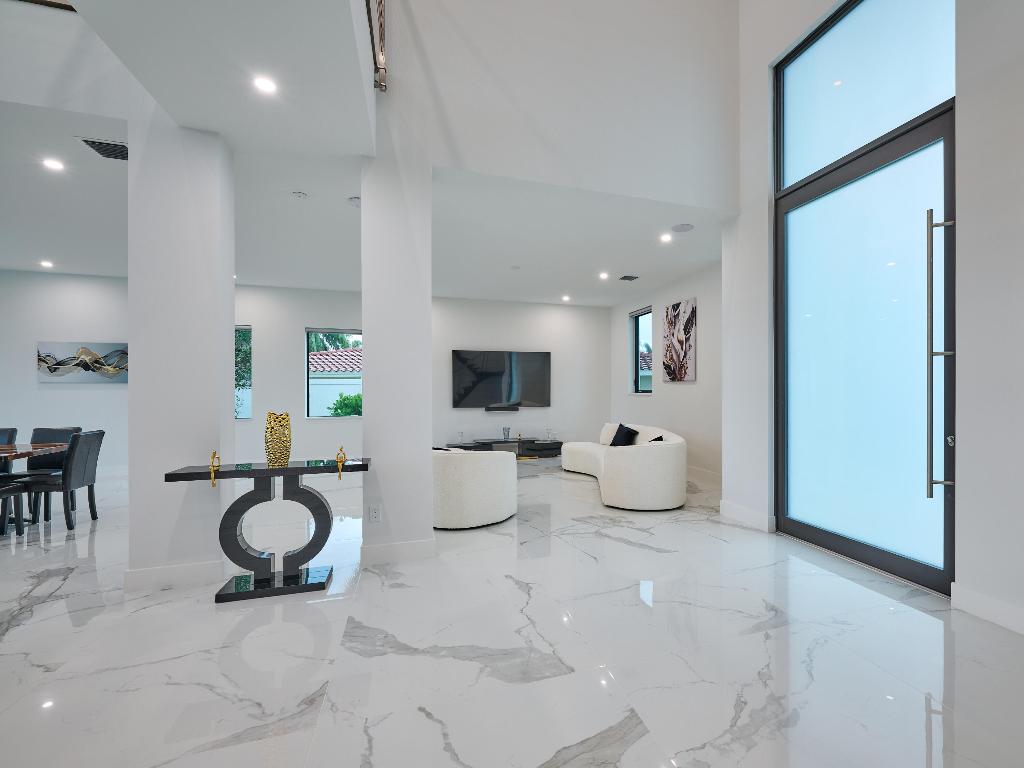 2751 NE 22nd Pompano Beach, FL 33062