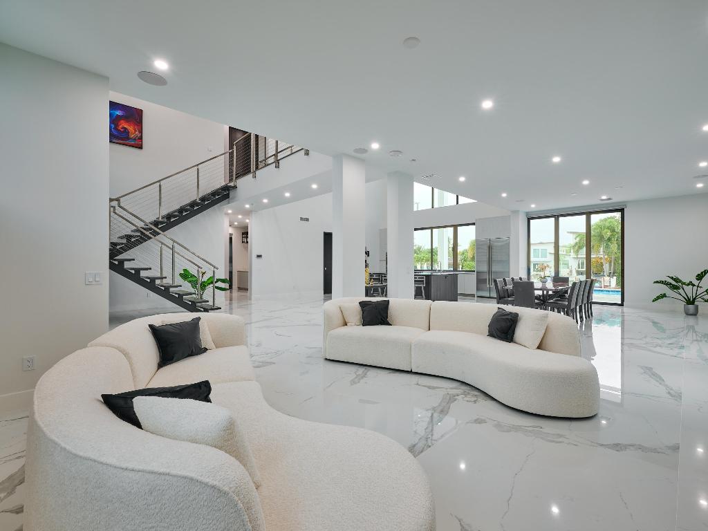 2751 NE 22nd Pompano Beach, FL 33062