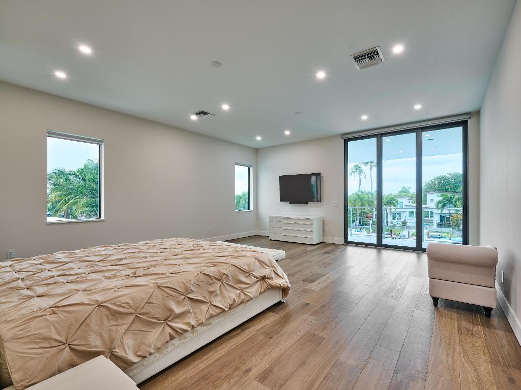 2751 NE 22nd Pompano Beach, FL 33062