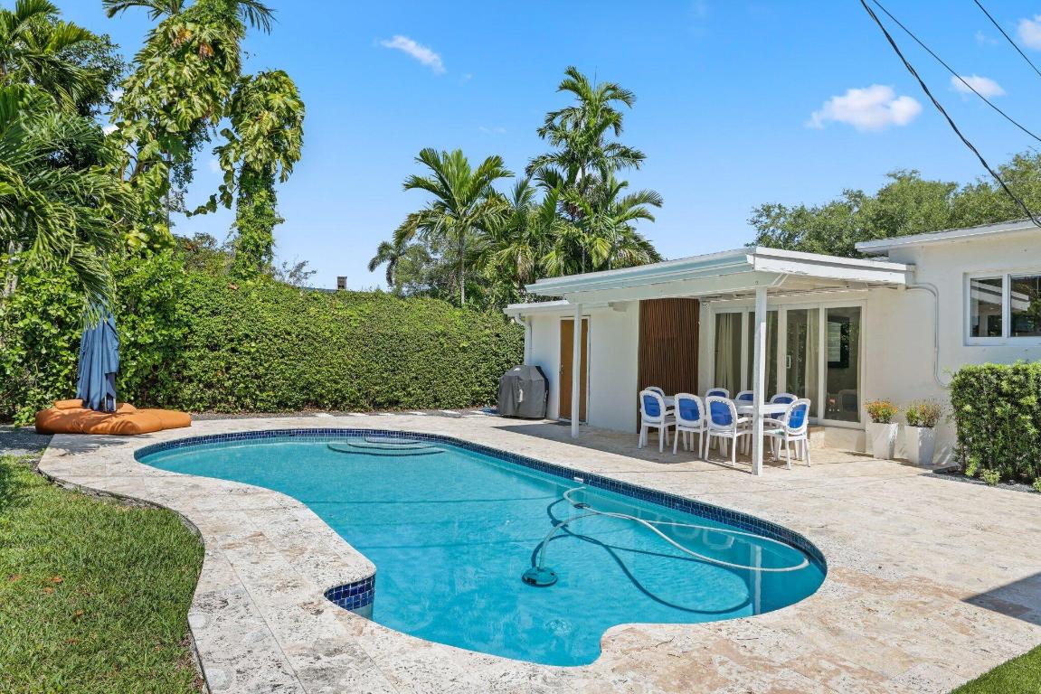 5830 SW 51st Miami, FL 33155