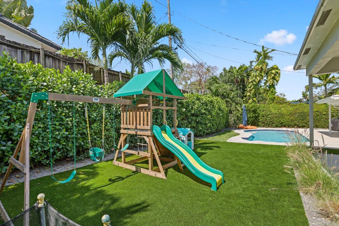 5830 SW 51st Miami, FL 33155