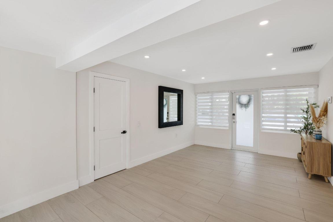 5830 SW 51st Miami, FL 33155