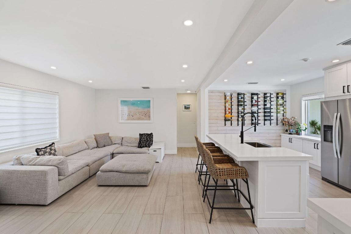 5830 SW 51st Miami, FL 33155