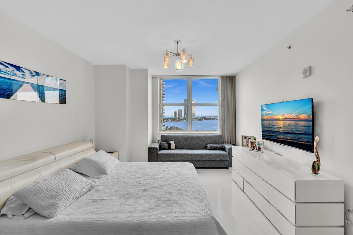 image Aventura Marina Condo Number Two16