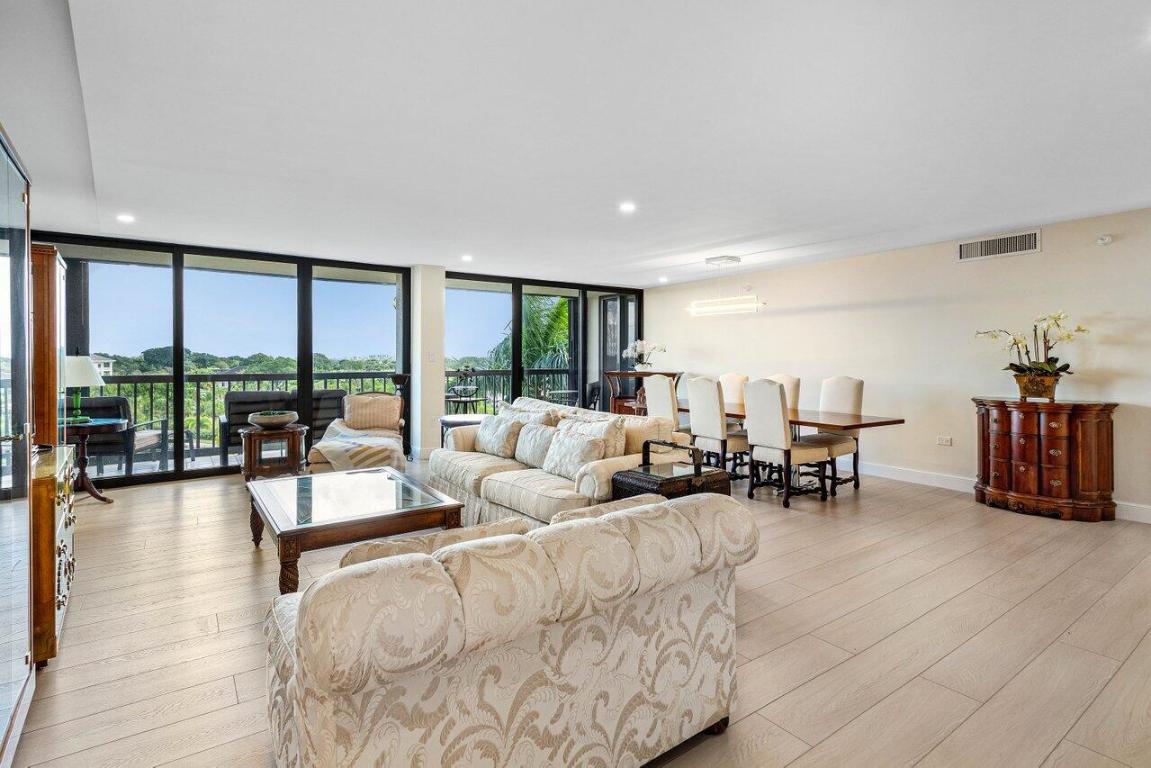 2450 Presidential #607