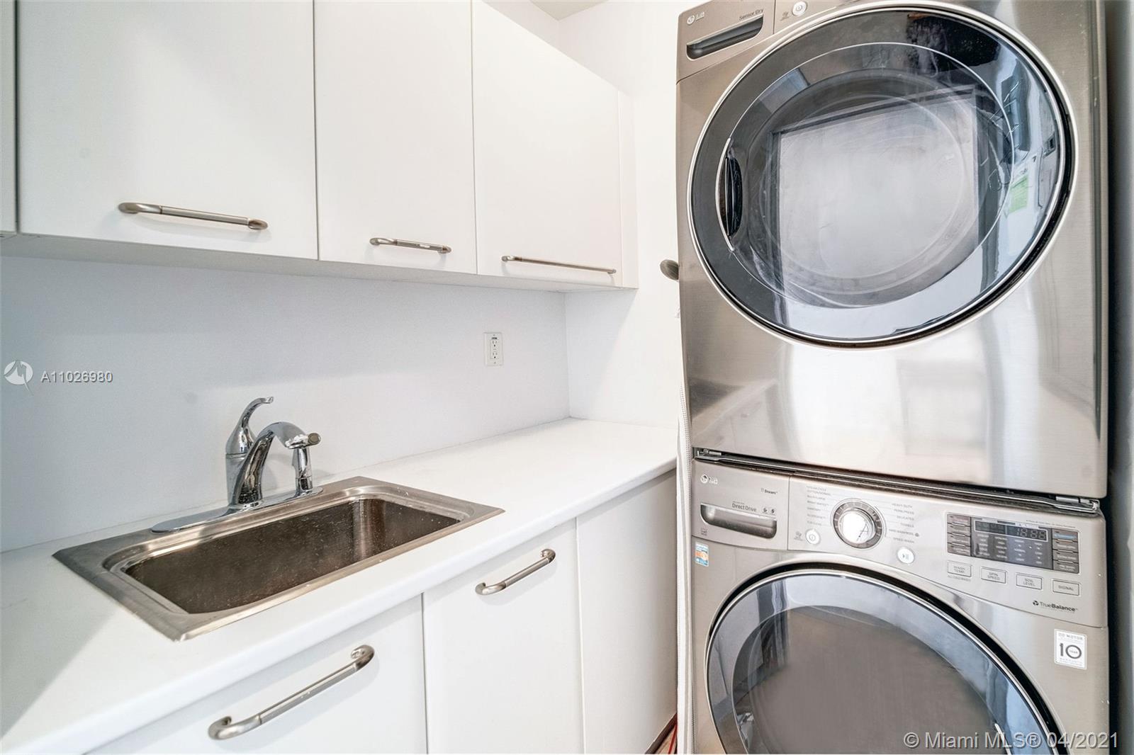 1060 Brickell Ave #4507 Miami, FL 33131