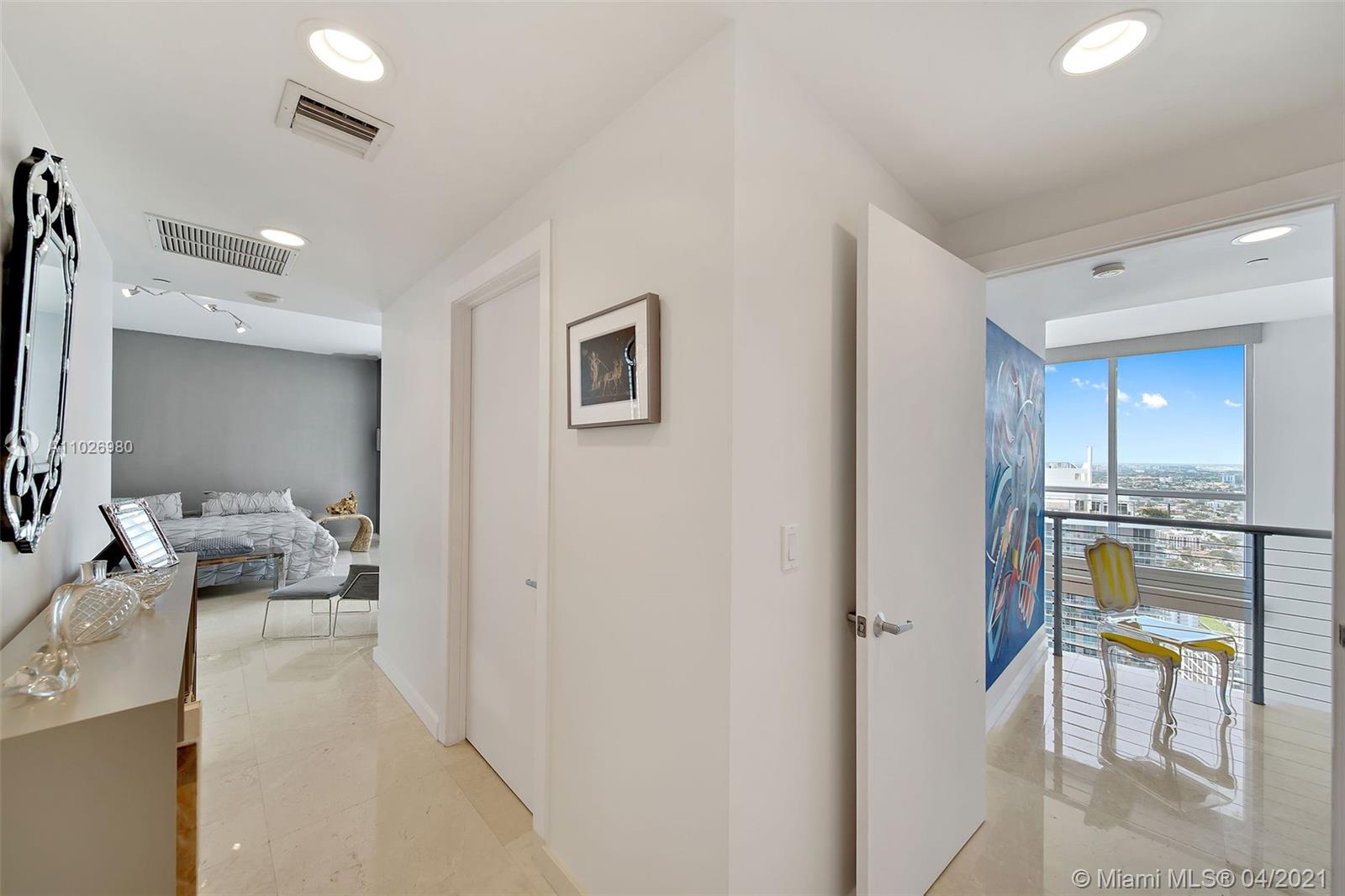 1060 Brickell Ave #4507 Miami, FL 33131