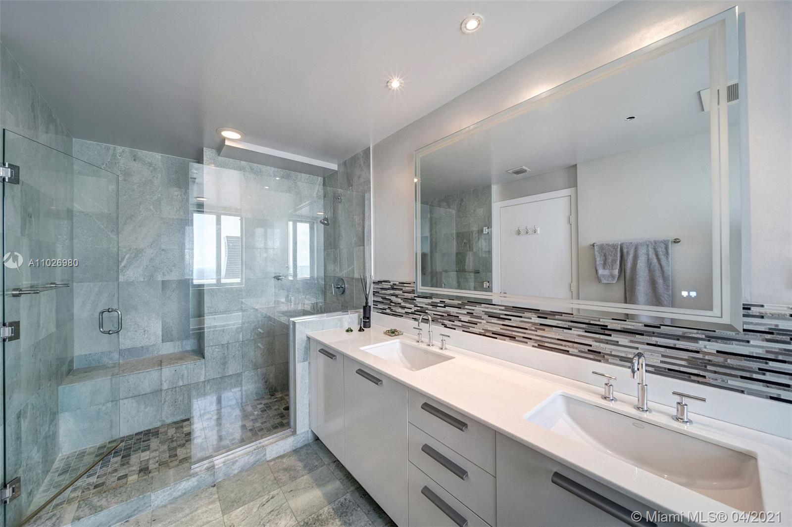 1060 Brickell Ave #4507 Miami, FL 33131