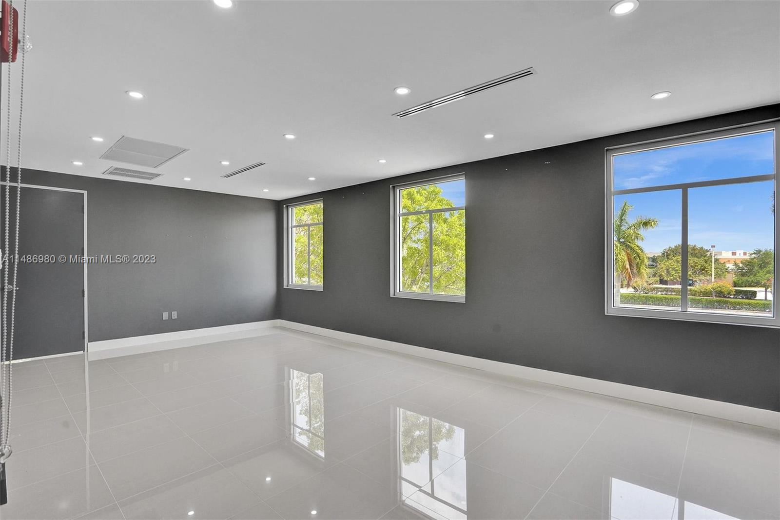 15620 SW 29th St Miramar, FL 33027