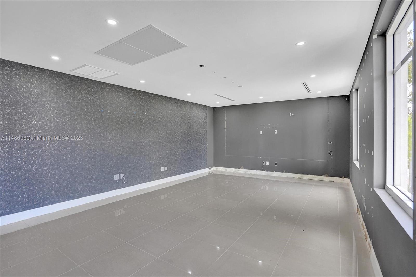 15620 SW 29th St Miramar, FL 33027