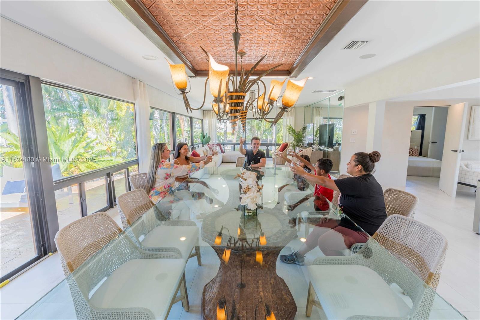 1675 Coral Gdns Dr Wilton Manors, FL 33334 1675 Coral Gdns Dr Wilton Manors, FL 33334