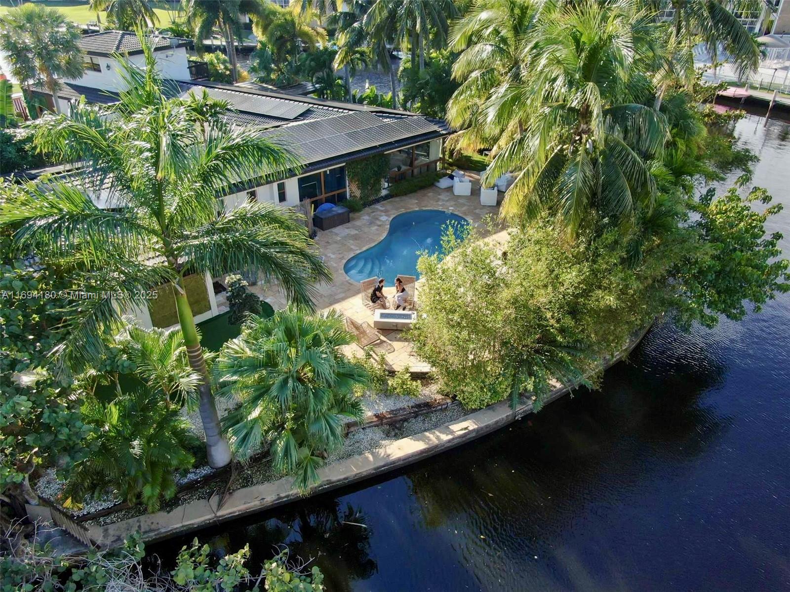 1675 Coral Gdns Dr Wilton Manors, FL 33334 1675 Coral Gdns Dr Wilton Manors, FL 33334