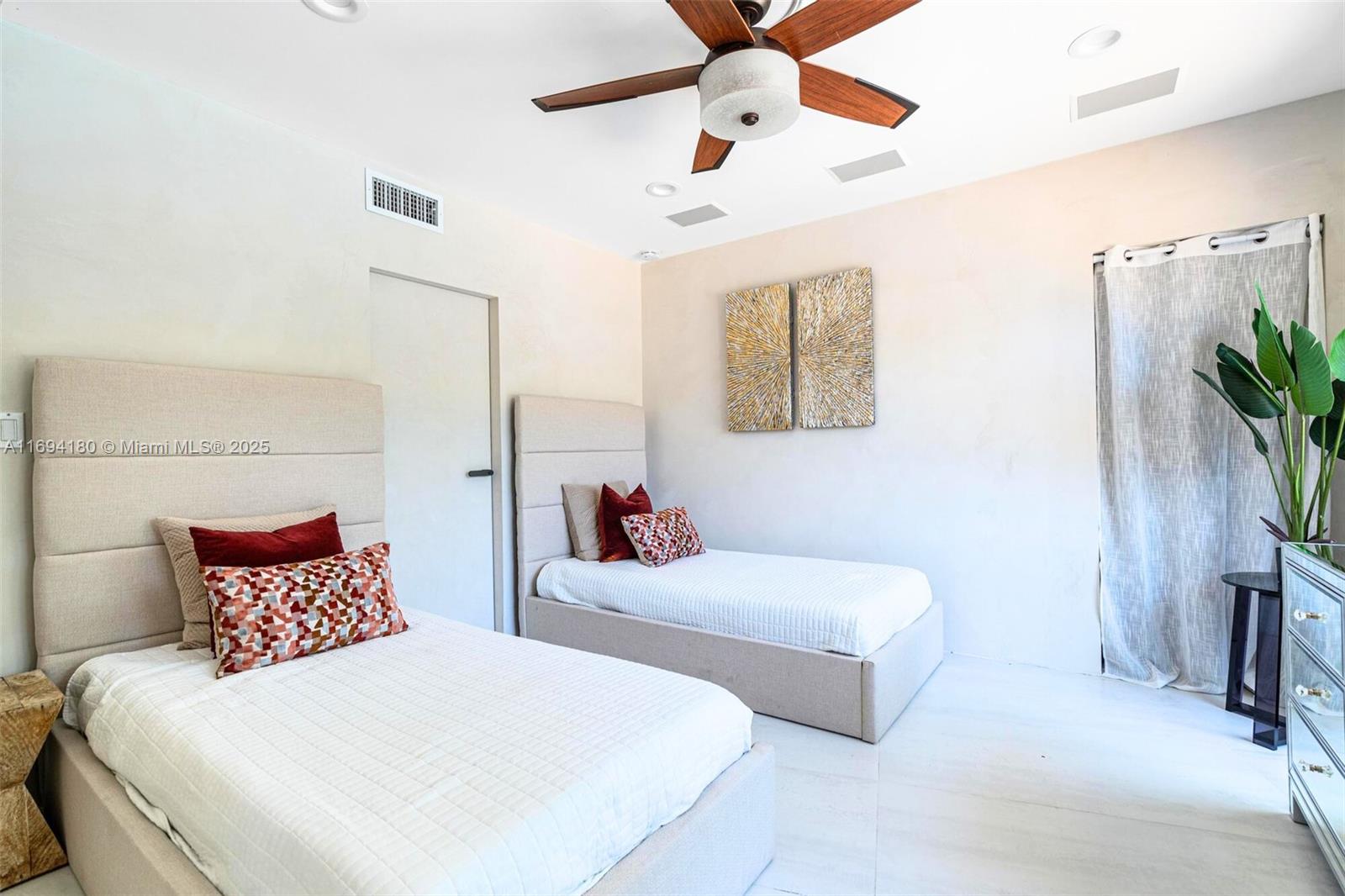 1675 Coral Gdns Dr Wilton Manors, FL 33334 1675 Coral Gdns Dr Wilton Manors, FL 33334