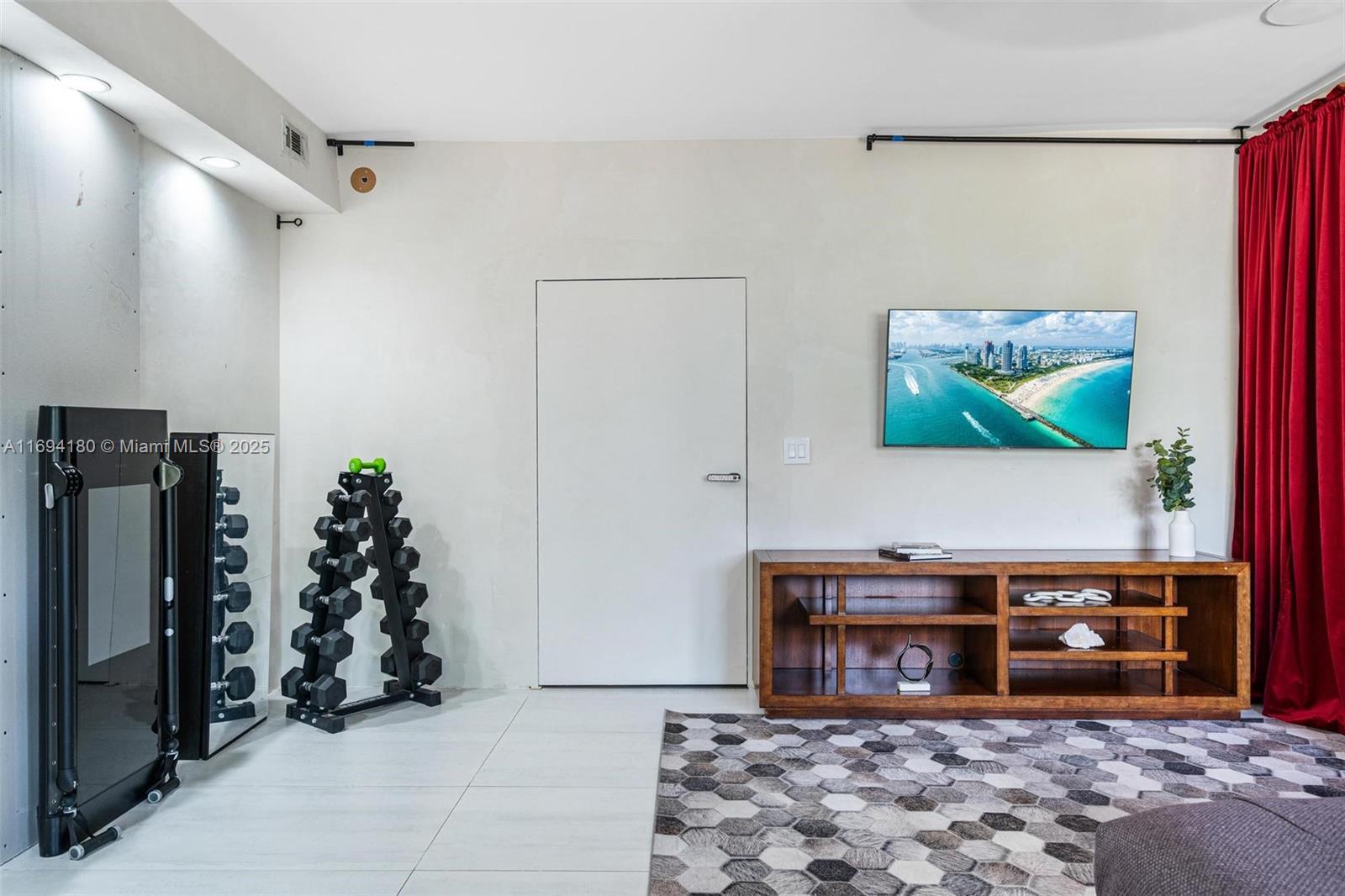 1675 Coral Gdns Dr Wilton Manors, FL 33334 1675 Coral Gdns Dr Wilton Manors, FL 33334