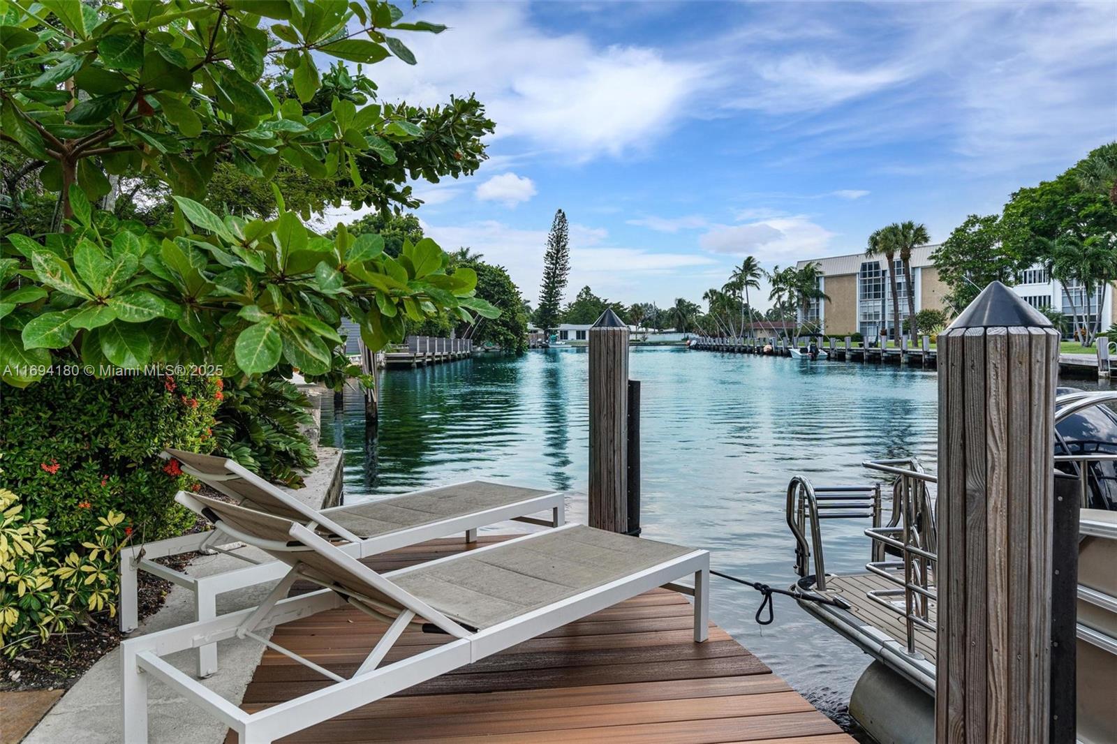 1675 Coral Gdns Dr Wilton Manors, FL 33334 1675 Coral Gdns Dr Wilton Manors, FL 33334
