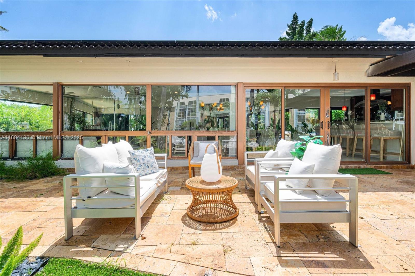 1675 Coral Gdns Dr Wilton Manors, FL 33334 1675 Coral Gdns Dr Wilton Manors, FL 33334