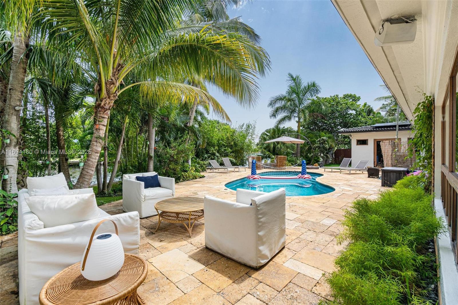1675 Coral Gdns Dr Wilton Manors, FL 33334 1675 Coral Gdns Dr Wilton Manors, FL 33334