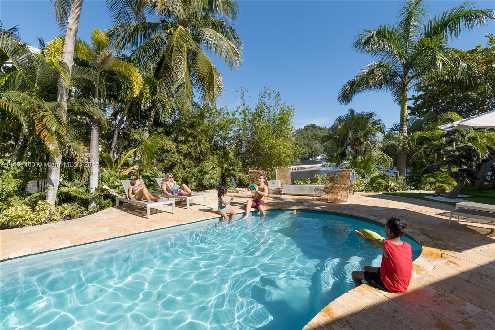 1675 Coral Gdns Dr Wilton Manors, FL 33334 1675 Coral Gdns Dr Wilton Manors, FL 33334