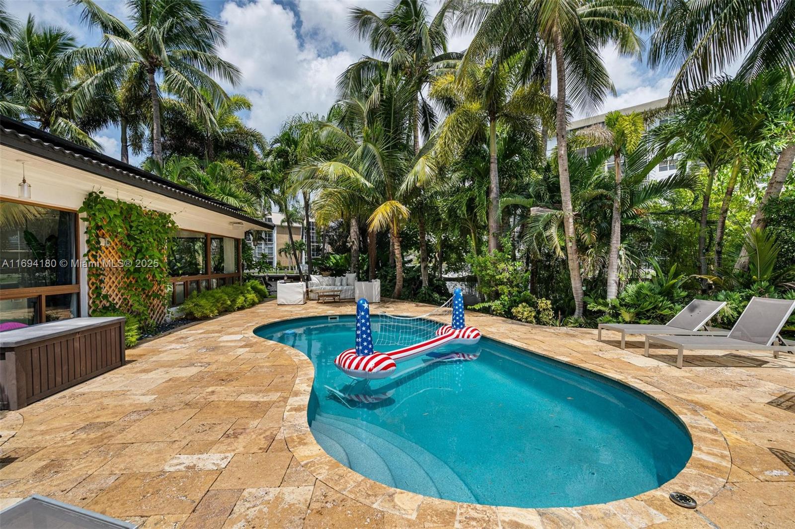 1675 Coral Gdns Dr Wilton Manors, FL 33334 1675 Coral Gdns Dr Wilton Manors, FL 33334
