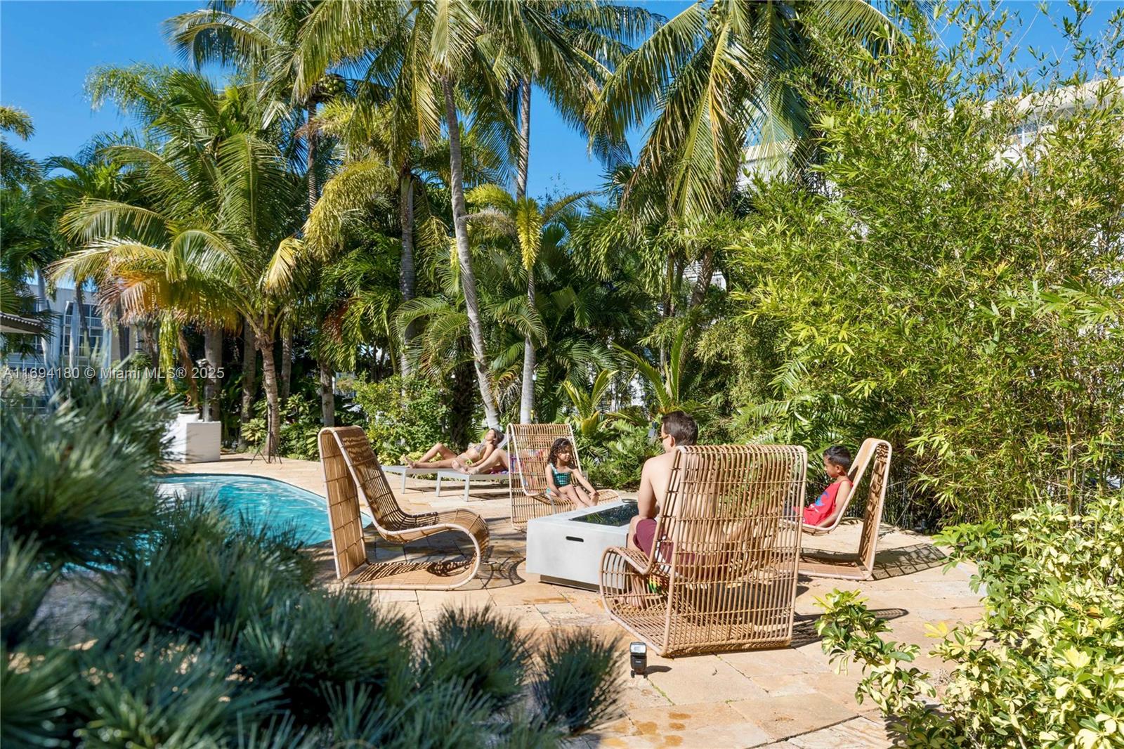 1675 Coral Gdns Dr Wilton Manors, FL 33334 1675 Coral Gdns Dr Wilton Manors, FL 33334