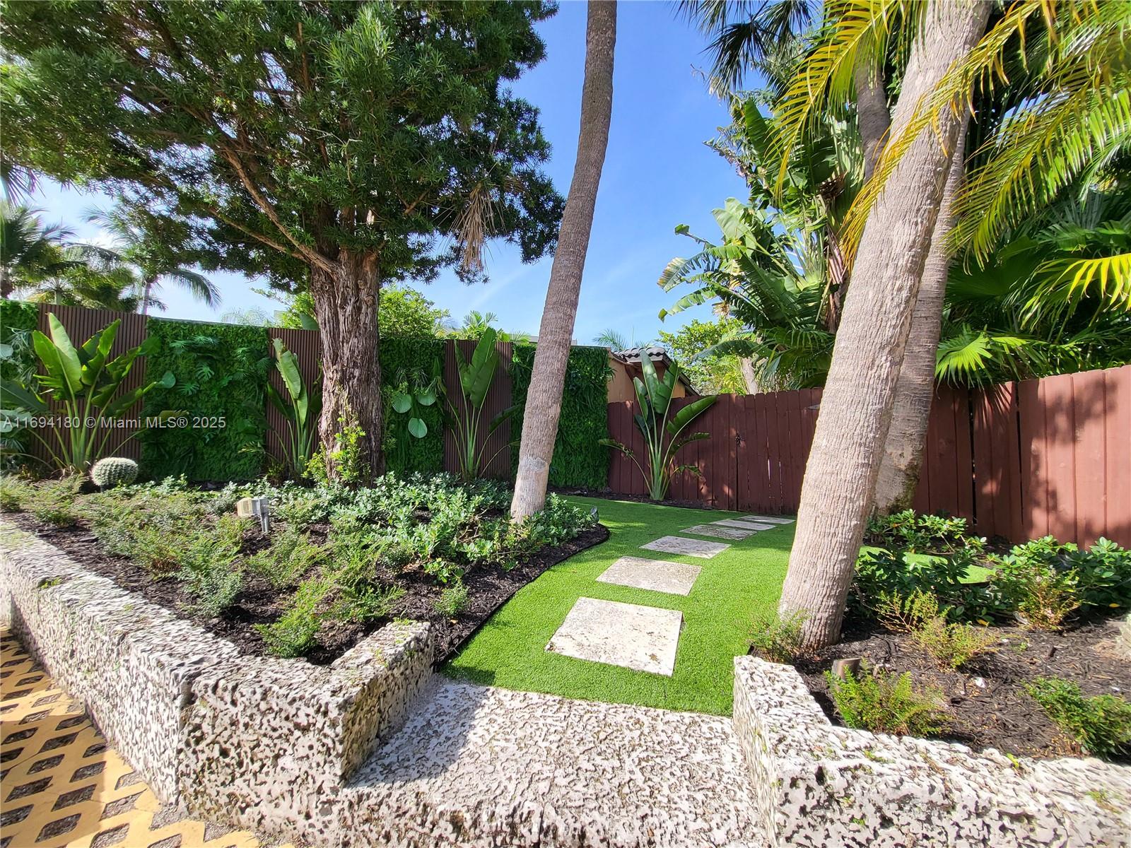 1675 Coral Gdns Dr Wilton Manors, FL 33334 1675 Coral Gdns Dr Wilton Manors, FL 33334