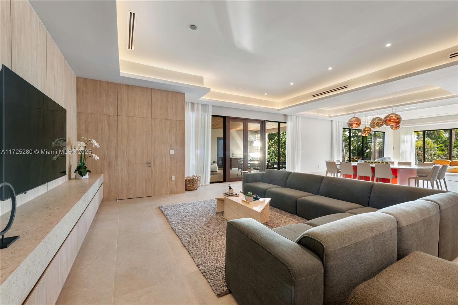 1200 NE 87th St Miami, FL 33138