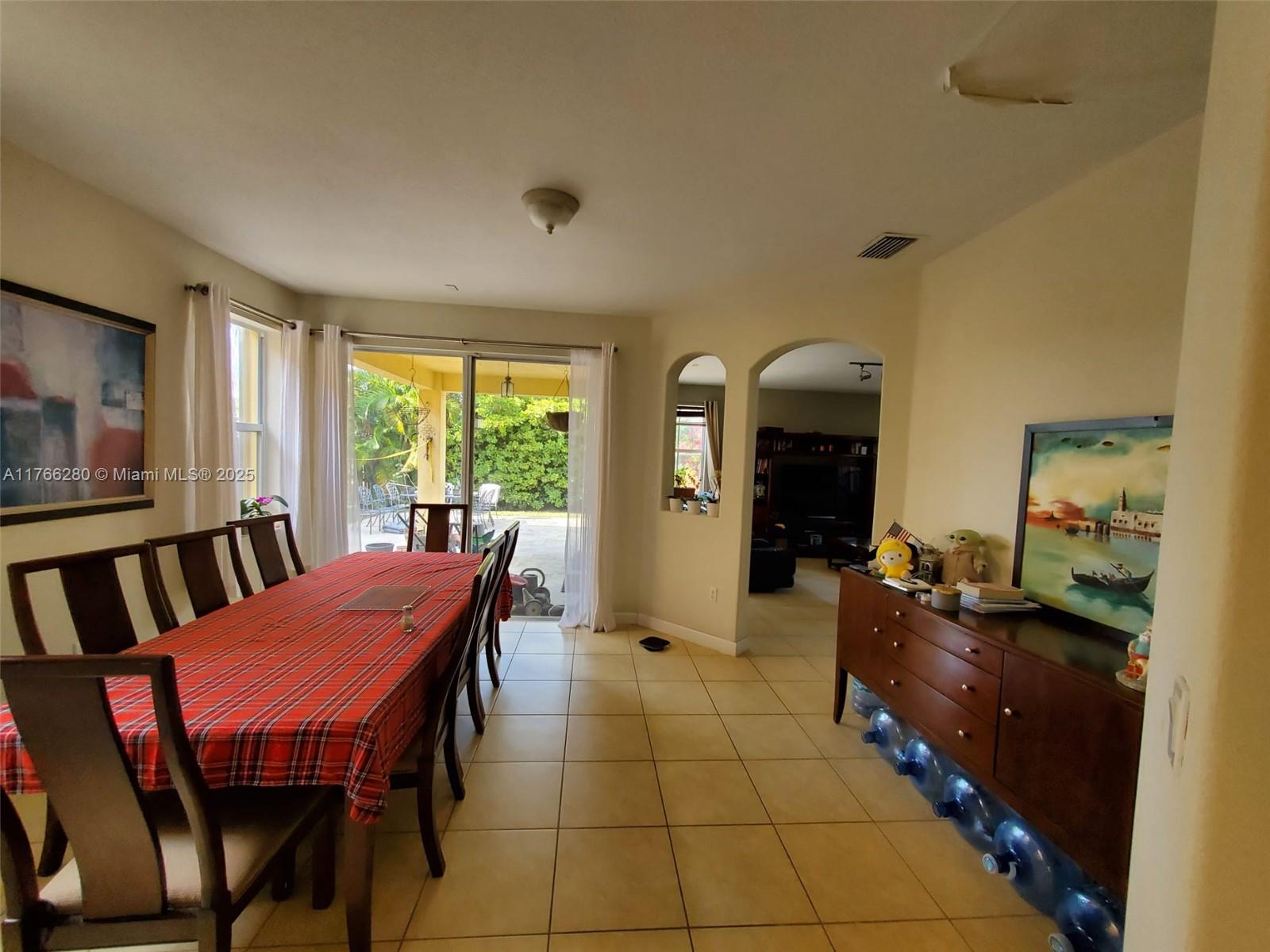 11009 NW 80th Ln Doral, FL 33178