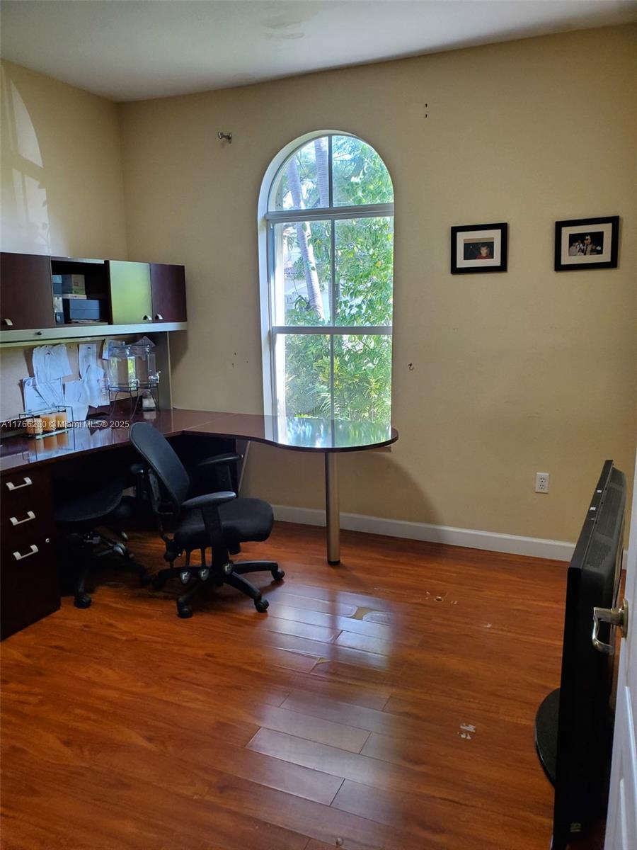 11009 NW 80th Ln Doral, FL 33178