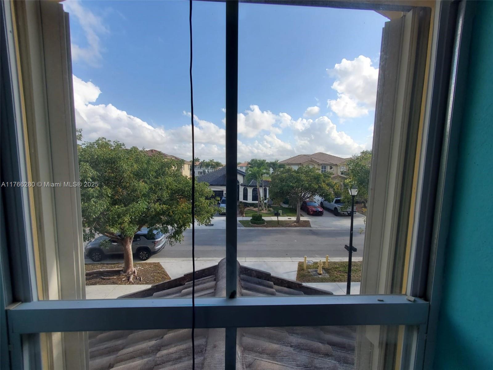 11009 NW 80th Ln Doral, FL 33178