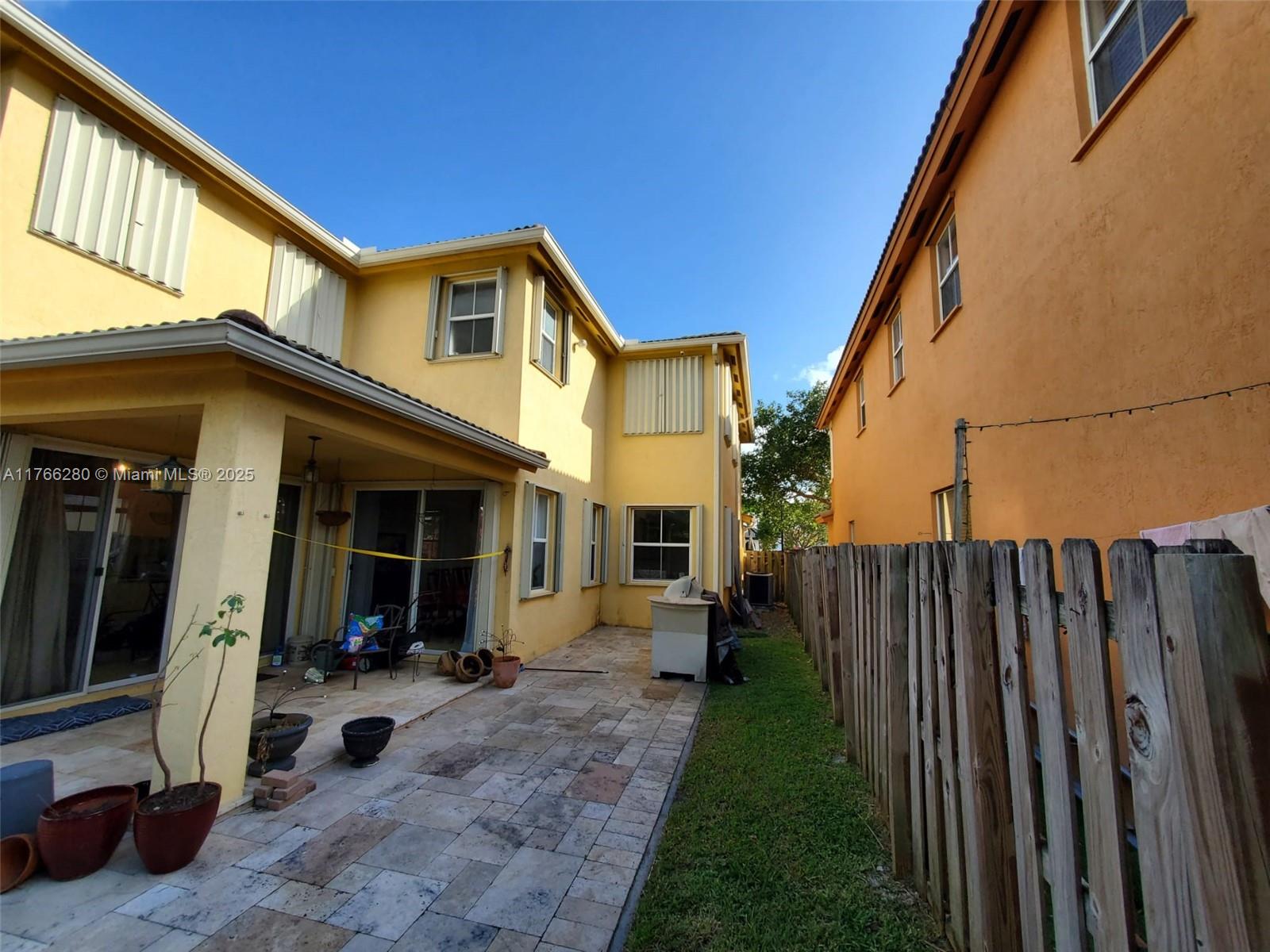 11009 NW 80th Ln Doral, FL 33178