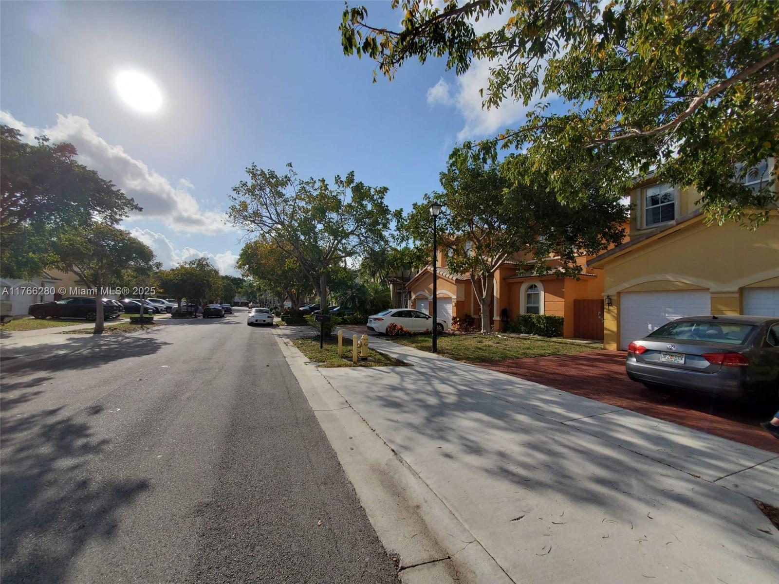11009 NW 80th Ln Doral, FL 33178