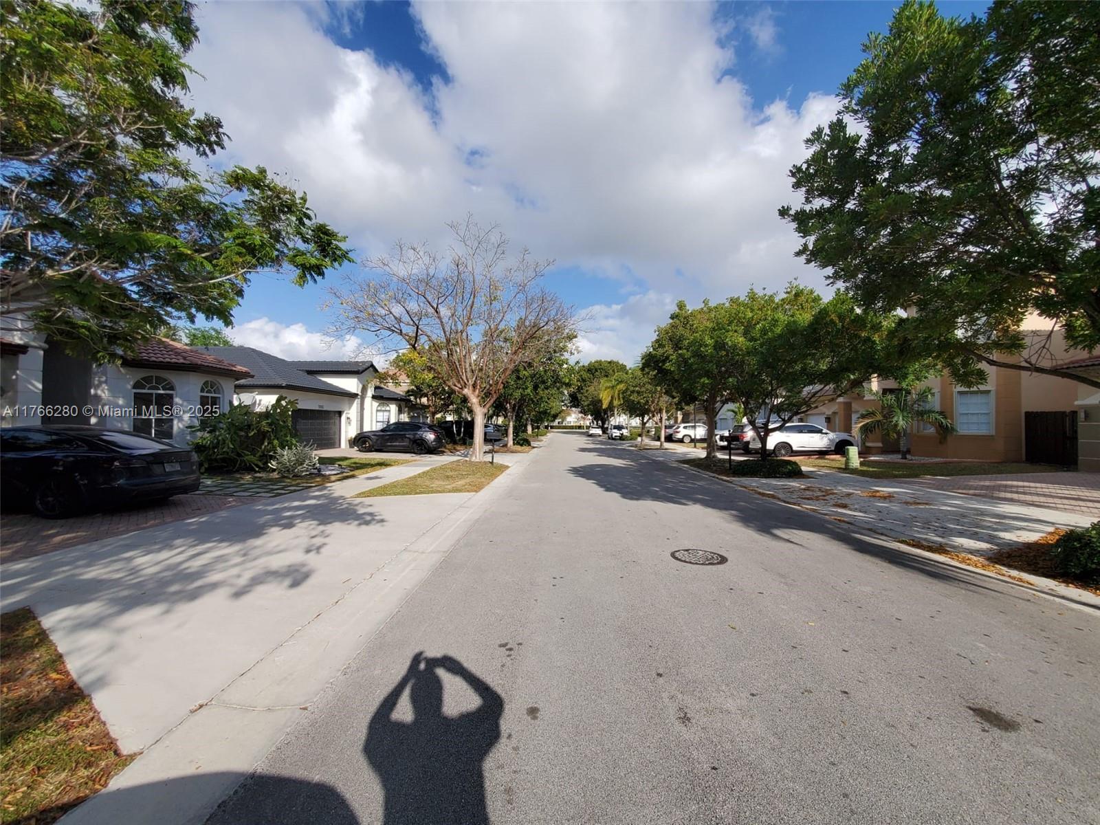 11009 NW 80th Ln Doral, FL 33178