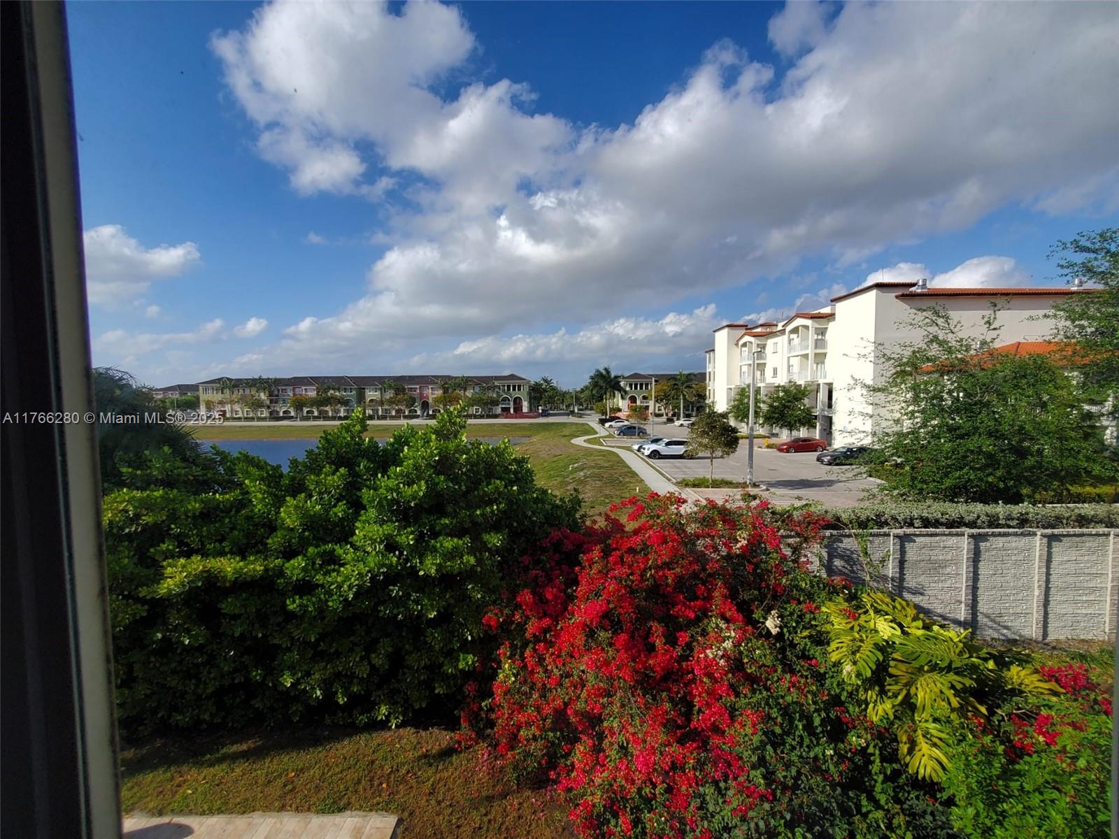 11009 NW 80th Ln Doral, FL 33178